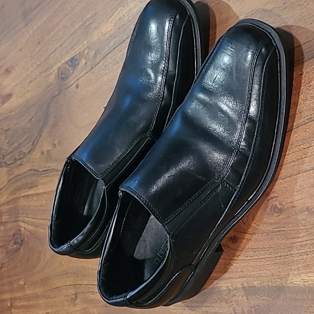 Kenneth Cole New York 9.5 Leather Len Slip-on like new